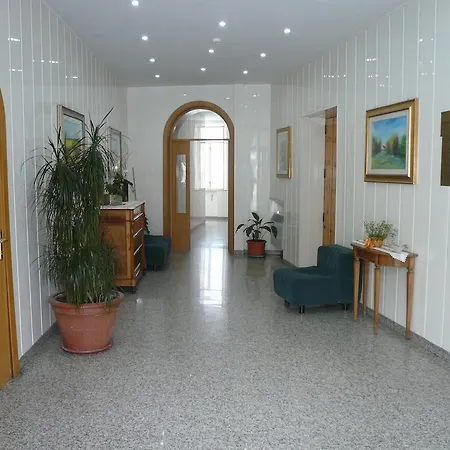Belvedere Hotel 2*
